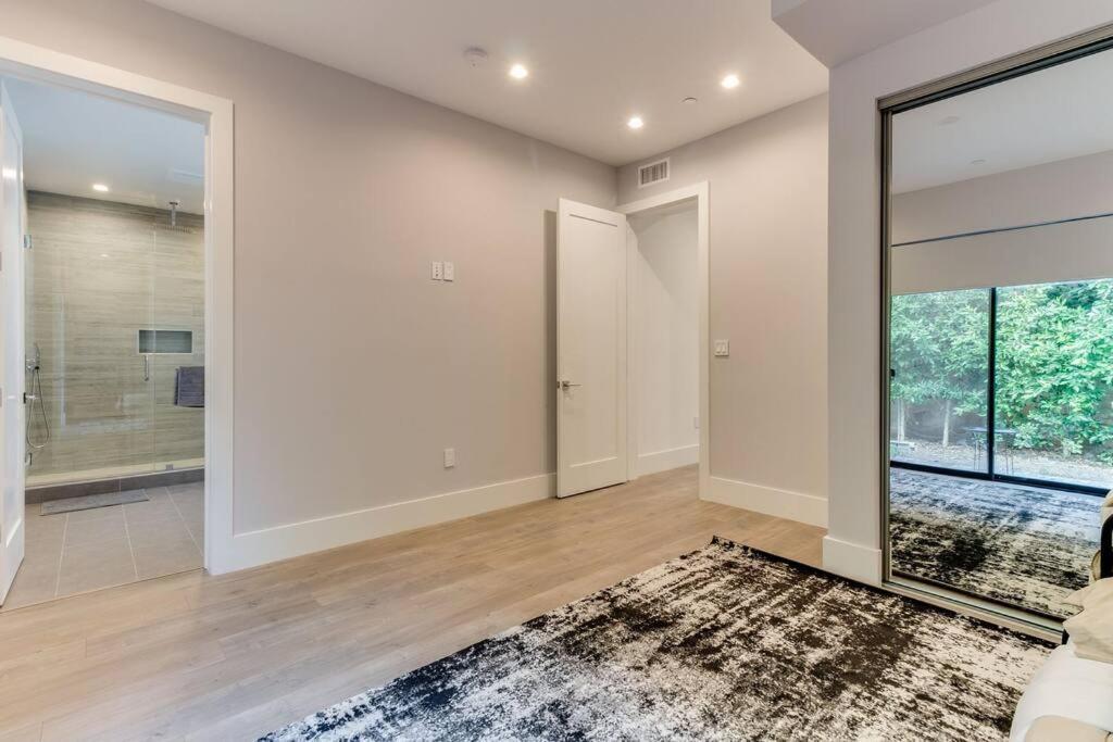 Modern 4 Bedroom Masterpiece With Rooftop Deck * Los Ángeles