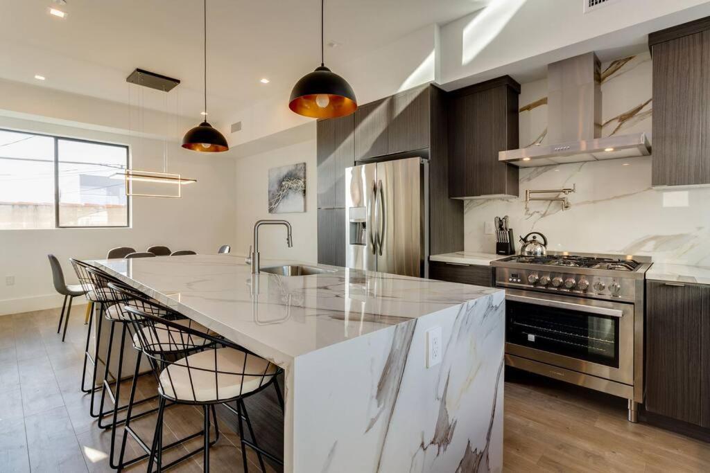 Modern 4 Bedroom Masterpiece With Rooftop Deck Los Ángeles