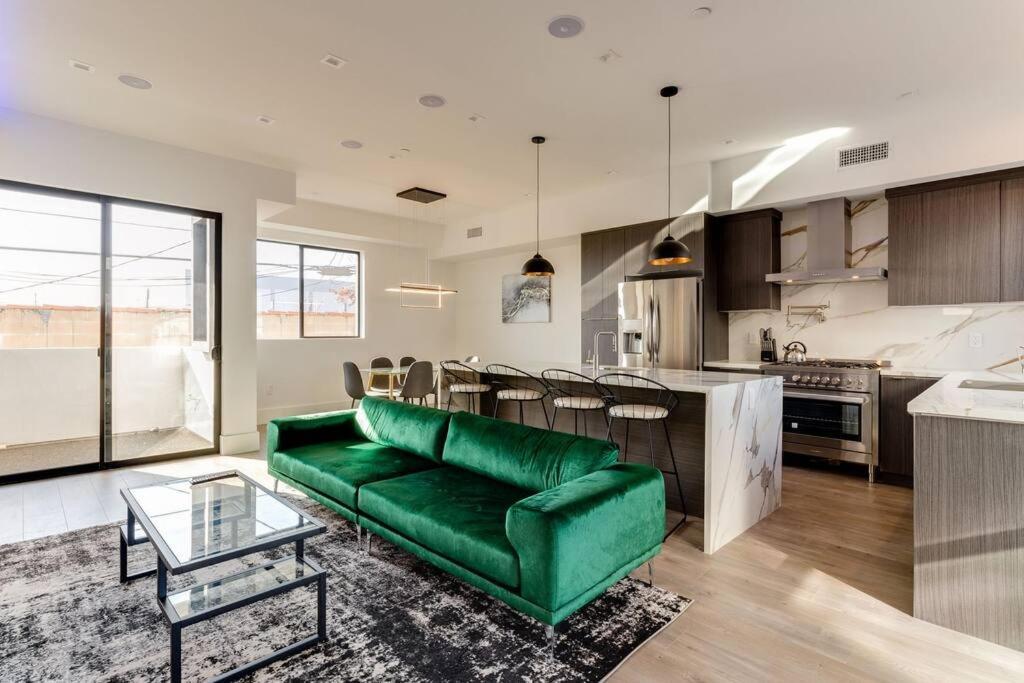 Modern 4 Bedroom Masterpiece With Rooftop Deck * Los Ángeles