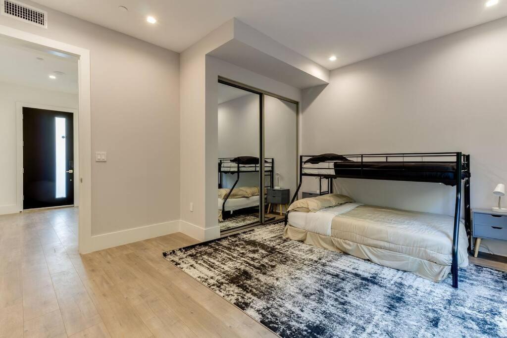 Modern 4 Bedroom Masterpiece With Rooftop Deck